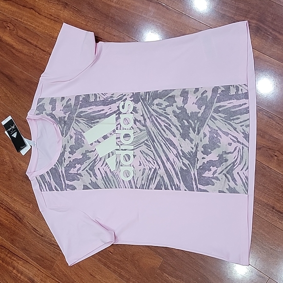 adidas Tops - NWT plus size 1X Adidas tee
